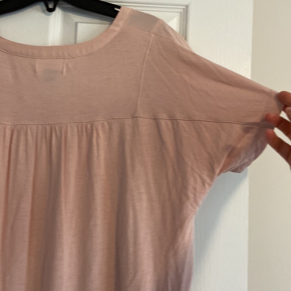 Old Navy Rose Flowy V-Neck Blouse - Picture 5 of 8